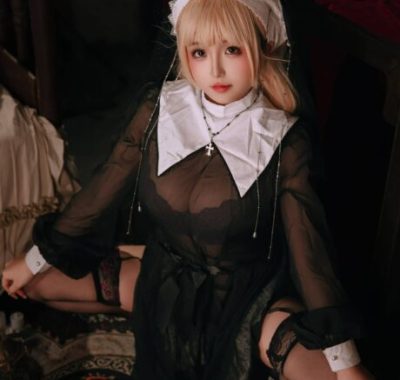 日奈娇COS套图合集：本期完美演绎叛逆美学与暗黑浪漫的碰撞