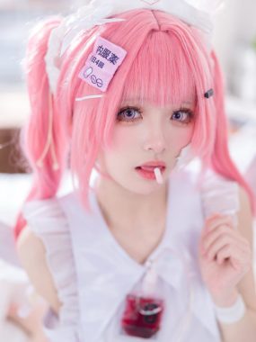 水色幻想：九柒喵演绎《水忍忍》的次元美学