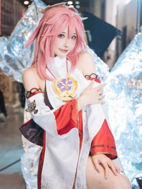 Coser糖果果Candy:NO.010-八重神子[18P／318MB]