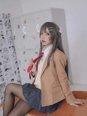 COS图集丨Coser果咩酱w:NO.043-麻衣校服[30P-229.3M]