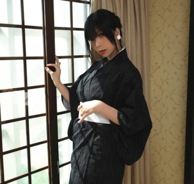 鹿野希：写真艺术中的纯欲美学探索者