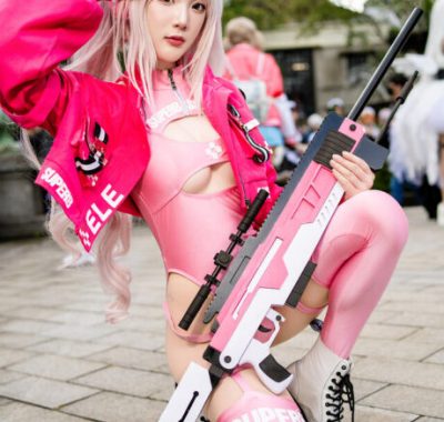 百變恩恩ん爱丽丝COS：金发妮姬攻陷acosta！软萌引爆全场